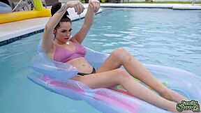 拉丁18岁少女甜嘴口爆Jmac巨屌