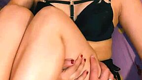 My friend waits in lingerie for me to fuck her hard and squirt