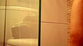 Whoa, Hermanastra Venezolana Milet Espiada Mientras Se Baña Y Depila El Coño Camara Espia Real In Outdoor Public!