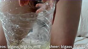 The amateur bbw colombian milf with big ass and natural tits spreads her wet pussy in solo masturbation.