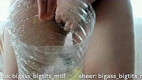 The amateur bbw colombian milf with big ass and natural tits spreads her wet pussy in solo masturbation.