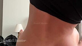 A novinha putinha tava cheia de tes�o colocou um funk e sentou embrasando no roludo