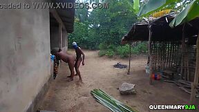 ¿Quién folla a estas chicas calientes en la casa nativa del abuelo?