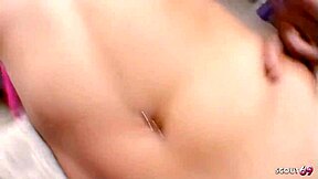 金发18+下垂天然大奶粉鱼网袜脱衣狠操深喉颜射