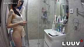 Exclamatory-Raw Luuv Beautiful Girl Alice Showers Naked!