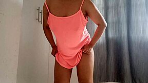 继女爱我舌舔湿紧小屄