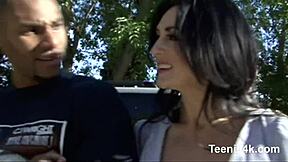 瘦削剃毛18+妹吞我怪物巨屌颜射