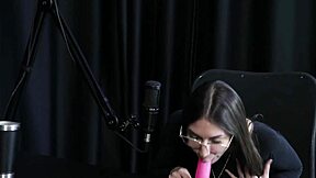 veja a entrevista safada cheia de putaria com melina khalifa no porn cast brazil... parte 5 watch on sheer red lingerie pov