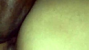 mi hijastra frota su coño peludo en mi verga y quiere que la gagbe ya!!