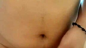 oye chica latina con tetas grandes rogando por anal en la uni