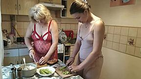 双性恋熟女吻裸体18岁完美翘臀骚逼