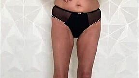 wanna see milf mommy inseminate with eggs in taboo handjob food creampie play?