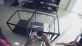 pizza guy gets teen blowjob for cash delivery?