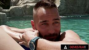 devils film liz jordan's pussy creampied hard by lesbian babe 😋💦