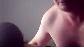 我爱爸爸式抚摸继女紧致身体