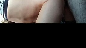 follando a la madura cachonda en doggy y acabando en sus cachetes jugosos 😈🍑💦