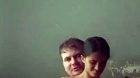 我爱爸爸式抚摸继女紧致身体