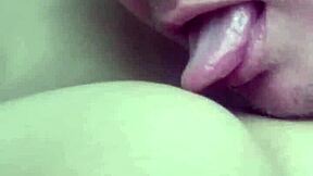 我爱爸爸式抚摸继女紧致身体