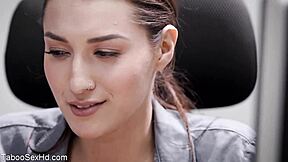 黑长腿辣妹骑老板大屌办公室激烈猛操