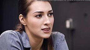 黑长腿辣妹骑老板大屌办公室激烈猛操