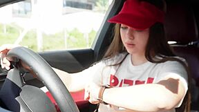 Fucking pizza delivery babe bent over for huge creampie tip