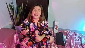 Chubby Andrea's Juicy Pussy Squirts Huge Cum on Honeyplaybox