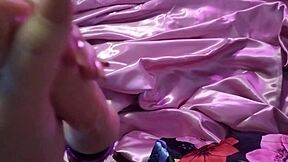 Chubby Andrea's Juicy Pussy Squirts Huge Cum on Honeyplaybox