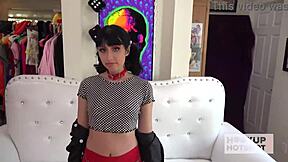 daphne dare hooks up with bryan gozzling for wild fuck 😏🍆🔥