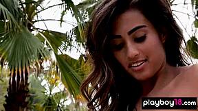 苗条拉丁Katherinne Sofia户外脱光天然身材