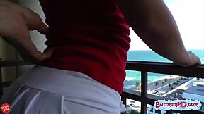 Big booty teen Lexi bounces ass on POV cock ride?