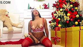 Naughty teen pussy squirts hard on erotic toy!