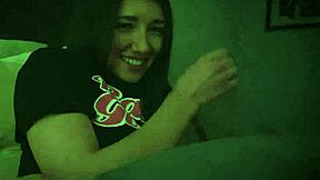 i share bedroom with stepsis and lick her pussy