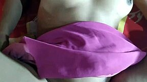 Desi Randi Aunty Spreads Legs for Quickie Fuck in Redlight Room?