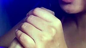 mamando la enorme verga del amigo de mi novio como puta