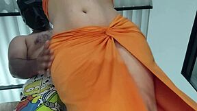 Zorra deliciosa rebotando con su gran culo en la polla dura de su hermanastro hasta que se corre?