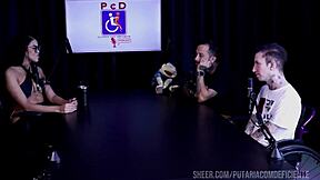 Safada na entrevista? Bia hot mostra putaria no porn cast brazil!