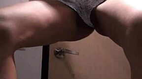 Carina 18 fingers juicy pussy in comfort room