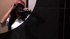 Carina 18 fingers juicy pussy in comfort room